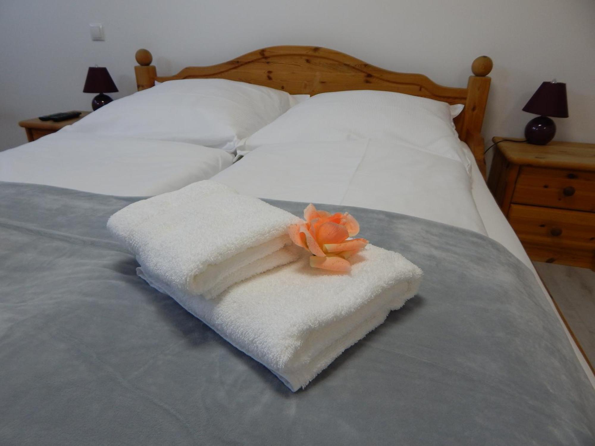 Aparthotel Casa Blanca à Wirges Extérieur photo